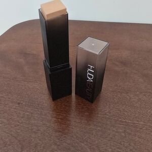 HUDA BEAUTY Foundation Stick In Butter Pecan. **NEW WITHOUT BOX**